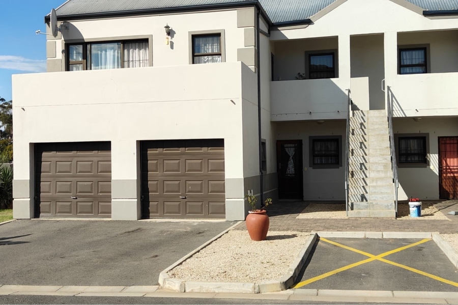 2 Bedroom Property for Sale in Moorreesburg Western Cape